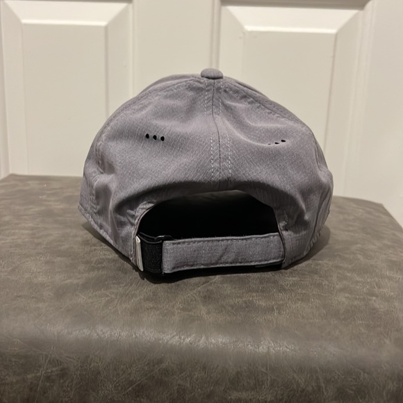 Grey Hat - Picture 3 of 5